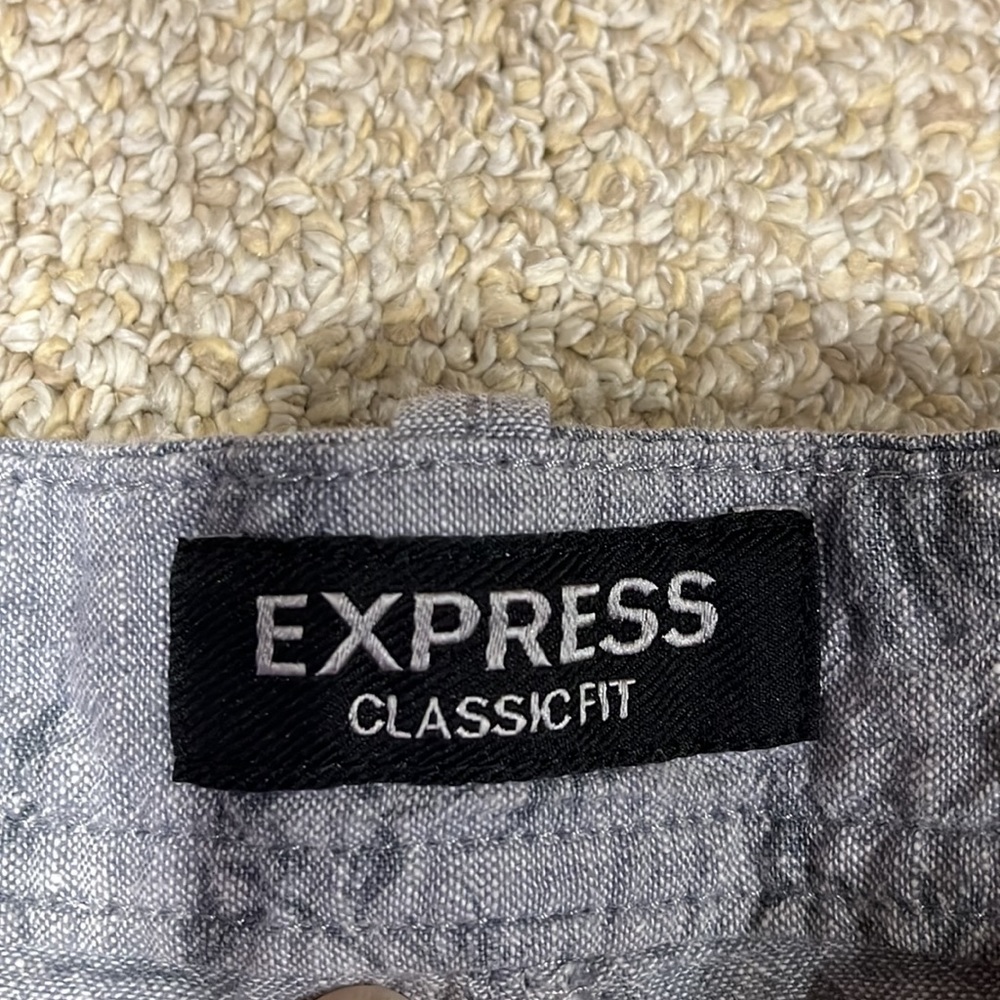 Express Shorts - Picture 2 of 4